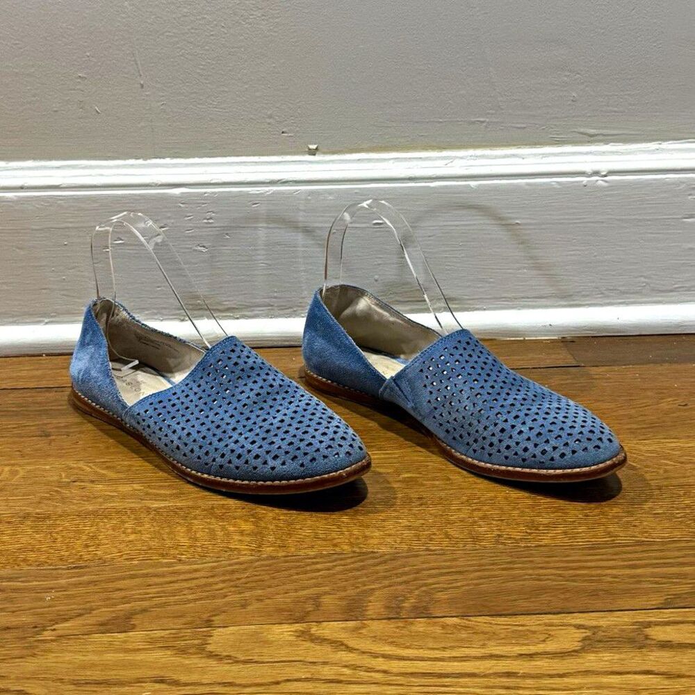 Caslon Adrian Blue Perforated Leather Almond Toe Slip-On Flats Womens US 7